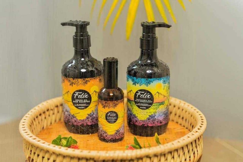 ឈុតសាប៊ូកក់សក់ និងអប់បន្ទន់